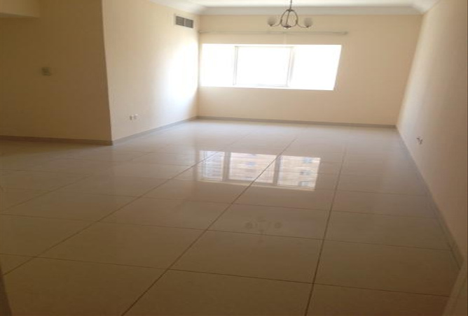 12 Chqs L 1 Month Free L Open View Next To Beach