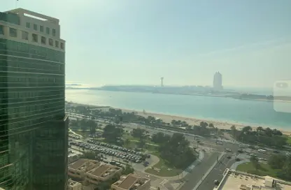 شقة - 3 غرف نوم - 4 حمامات للايجار في شارع الكورنيش - أبوظبي