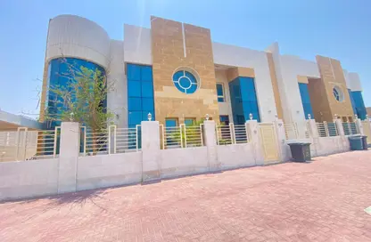 Villa - 5 Bedrooms - 5 Bathrooms for rent in Umm Suqeim 2 Villas - Umm Suqeim 2 - Umm Suqeim - Dubai
