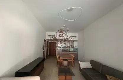 شقة - غرفة نوم - 2 حمامات للايجار في عزيزي عالية - الجداف - دبي