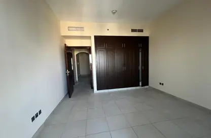 Apartment - 2 Bedrooms - 4 Bathrooms for rent in Danat Al Khan Tower - Al Khan Lagoon - Al Khan - Sharjah