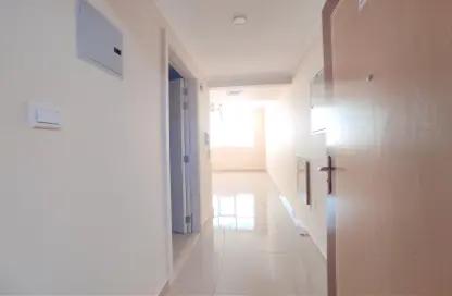 Hall / Corridor image for: Apartment - 1 Bedroom - 1 Bathroom for rent in SG Muwaileh Building - Muwaileh - Sharjah, Image 1