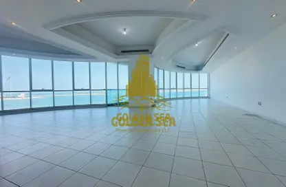 Apartment - 4 Bedrooms - 6 Bathrooms for rent in Cornich Al Khalidiya - Al Khalidiya - Abu Dhabi