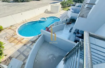 Villa - 5 Bedrooms - 5 Bathrooms for rent in Jumeirah 1 Villas - Jumeirah 1 - Jumeirah - Dubai