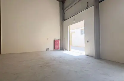 Warehouse - Studio for rent in Umm Al Thuoob - Umm Al Quwain
