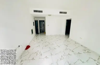 شقة - غرفة نوم - 2 حمامات للايجار في مبنى جيباس 3 - الراشدية 2 - الراشدية - عجمان