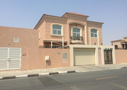 Brand New,6 Bedroom Huge Outside Kitchen, Garden