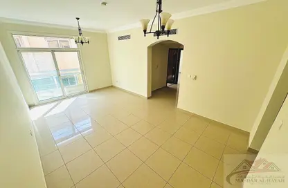 Apartment - 1 Bedroom - 2 Bathrooms for rent in Muwaileh 29 Building - Muwaileh - Sharjah