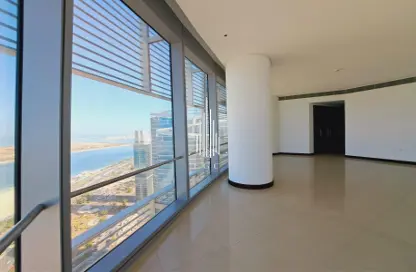 Apartment - 4 Bedrooms - 5 Bathrooms for rent in Landmark Tower - Corniche Road - Abu Dhabi