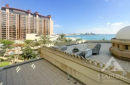 Balcony image for: Apartment - 3 Bedrooms - 4 Bathrooms for rent in Al Das - Shoreline Apartments - Palm Jumeirah - Dubai, Image 1