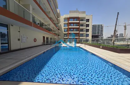 Duplex - 2 Bedrooms - 3 Bathrooms for rent in Royal JVC Building - Jumeirah Village Circle - Dubai