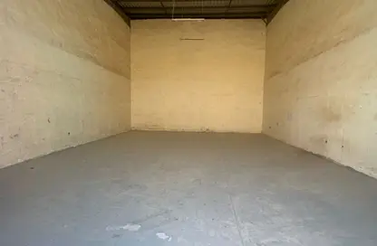 Warehouse - Studio for rent in Mussafah Industrial Area - Mussafah - Abu Dhabi