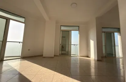 شقة - غرفة نوم - 1 حمام للايجار في مساكن كورنيش عجمان - طريق كورنيش عجمان - عجمان