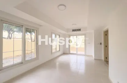 فيلا - 2 غرف نوم - 3 حمامات للايجار في الينابيع 3 - الينابيع - دبي