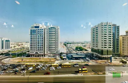 شقة - 3 غرف نوم - 4 حمامات للايجار في شارع الفلاح - وسط المدينة - أبوظبي