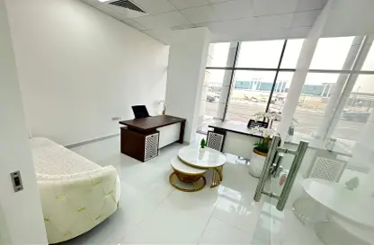 Office Space - Studio - 1 Bathroom for rent in Red Avenue - Al Garhoud - Dubai