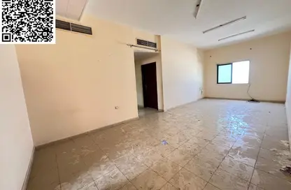 شقة - 2 غرف نوم - 2 حمامات للايجار في برج الكورنيش - طريق كورنيش عجمان - عجمان