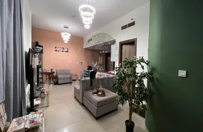 Living Room image for: Apartment - 2 Bedrooms - 3 Bathrooms for sale in Azizi Star - Al Furjan - Dubai, Image 1