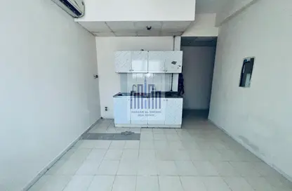 Apartment - Studio - 1 Bathroom for rent in Fire Station Road - Muwaileh - Sharjah