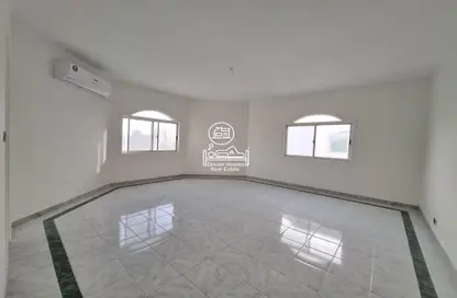 Villa - 5 Bedrooms - 7 Bathrooms for sale in Between Two Bridges - Abu Dhabi