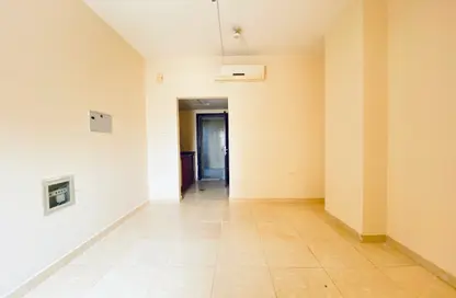 Apartment - Studio - 1 Bathroom for rent in Fire Station Road - Muwaileh - Sharjah