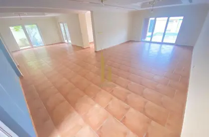 Villa - 4 Bedrooms - 4 Bathrooms for rent in Umm Suqeim 1 Villas - Umm Suqeim 1 - Umm Suqeim - Dubai