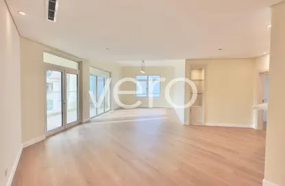 Apartment - 3 Bedrooms - 4 Bathrooms for rent in Al Sultana - Shoreline Apartments - Palm Jumeirah - Dubai