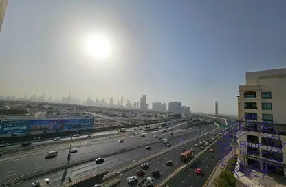 شقة - 2 غرف نوم - 3 حمامات للايجار في عود ميثاء - بر دبي - دبي