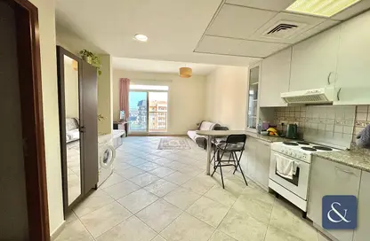 صورة لـ مطبخ شقة - 1 حمام للايجار في سيرك ديكنز 1 - سيرك ديكنز - مدينة السيارات - دبي ، صورة رقم 1