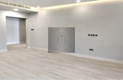 Apartment - 3 Bedrooms - 3 Bathrooms for rent in Al Garhoud - Dubai