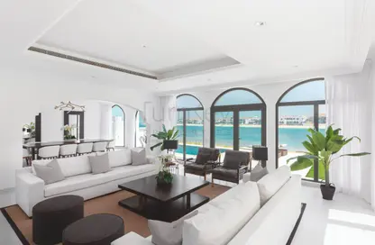 Villa - 6 Bedrooms - 7 Bathrooms for rent in Garden Homes Frond D - Garden Homes - Palm Jumeirah - Dubai