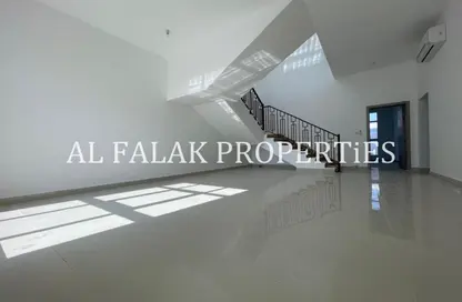 فيلا - 4 غرف نوم - 6 حمامات للايجار في مدينة الرياض - أبوظبي فيلا - 4 غرف نوم - 6 حمامات للايجار في مدينة الرياض - أبوظبي