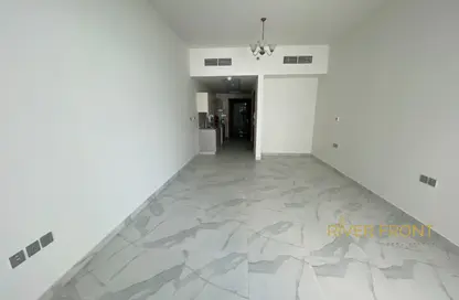 Apartment - Studio - 1 Bathroom for rent in Millennium Binghatti Residences - Business Bay - Dubai
