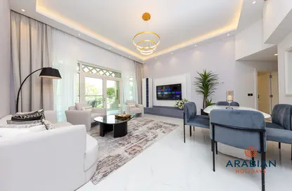 Living Room image for: Apartment - 2 Bedrooms - 4 Bathrooms for rent in Al Msalli - Shoreline Apartments - Palm Jumeirah - Dubai, Image 1