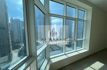 Apartment - 2 Bedrooms - 2 Bathrooms for rent in Al Khan Corniche - Al Khan - Sharjah