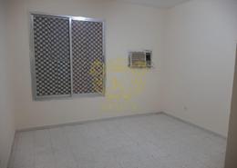 صورةغرفة فارغة لـ: شقة - 1 غرفة نوم - 1 حمام للكراء في شارع الشيخ حمد بن عبدالله - الفجيرة, صورة 1