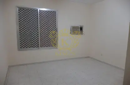 Empty Room image for: Apartment - 1 Bedroom - 1 Bathroom for rent in Sheikh Hamad Bin Abdullah St. - Fujairah, Image 1