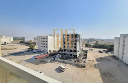 شقة - غرفة نوم - 2 حمامات للايجار في الزاهية - تجارية مويلح - الشارقة