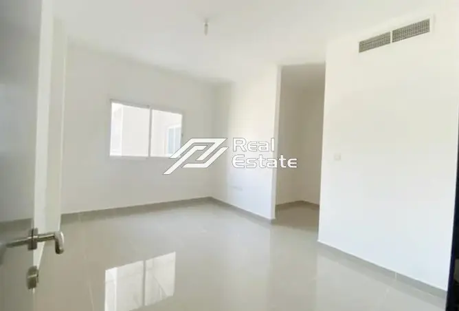 Apartment - 1 Bedroom - 2 Bathrooms for sale in Tower 27 - Al Reef Downtown - Al Reef - Abu Dhabi