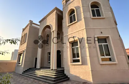 Villa - 5 Bedrooms - 2 Bathrooms for rent in Al Aweer 1 - Al Aweer - Dubai