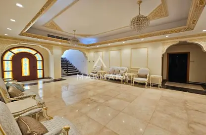 Villa - 5 Bedrooms - 5 Bathrooms for rent in Jumeirah 3 Villas - Jumeirah 3 - Jumeirah - Dubai
