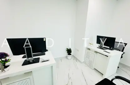 Office Space - Studio - 1 Bathroom for rent in Al Shindagah - Dubai