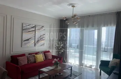 Living Room image for: Apartment - 1 Bedroom - 1 Bathroom for sale in Marina Pinnacle - Dubai Marina - Dubai, Image 1