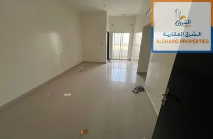 شقة - 2 غرف نوم - 2 حمامات للايجار في مساكن كورنيش عجمان - طريق كورنيش عجمان - عجمان