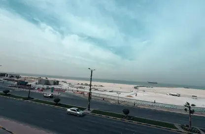 شقة - 2 غرف نوم - 2 حمامات للايجار في مساكن كورنيش عجمان - طريق كورنيش عجمان - عجمان