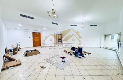 Apartment - 2 Bedrooms - 2 Bathrooms for rent in Umm E Hurair Building - Al Karama - Dubai