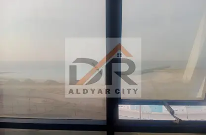 شقة - 2 غرف نوم - 2 حمامات للايجار في مساكن كورنيش عجمان - طريق كورنيش عجمان - عجمان