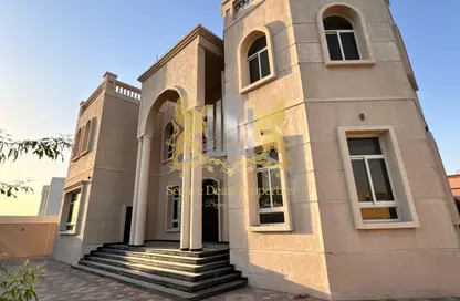 Villa - 5 Bedrooms - 6 Bathrooms for rent in Al Aweer 1 - Al Aweer - Dubai