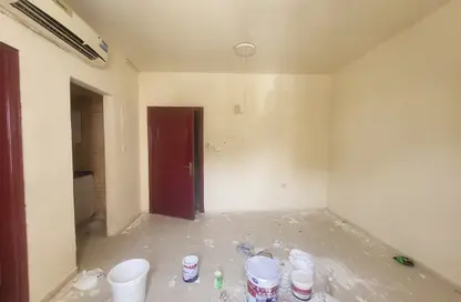Apartment - Studio - 1 Bathroom for rent in Al Qulaya'ah - Al Sharq - Sharjah