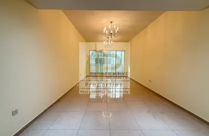 Apartment - 3 Bedrooms - 3 Bathrooms for rent in Lulu Building - Al Barsha 1 - Al Barsha - Dubai